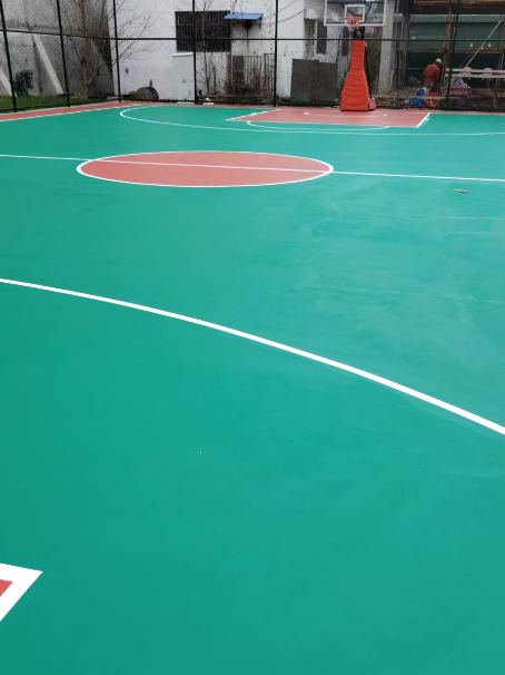 西宁 球场长期使用易出现地面开裂